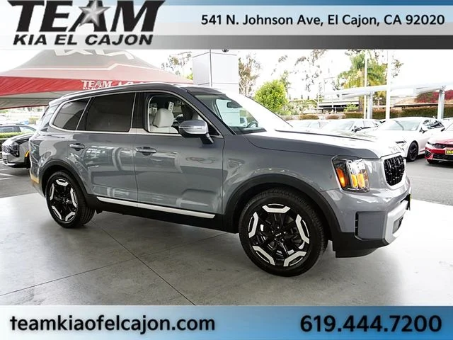 Used 2024 Silver Kia EX FWD image 9