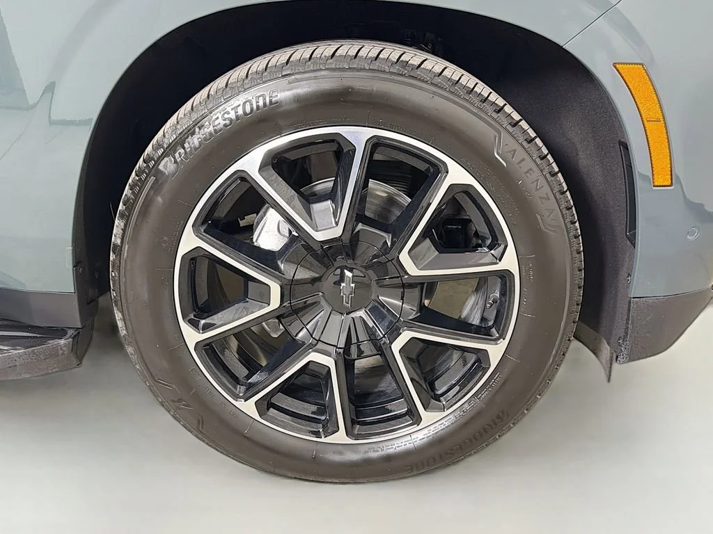 Used 2025 Cypress Gray Chevrolet RST image 30