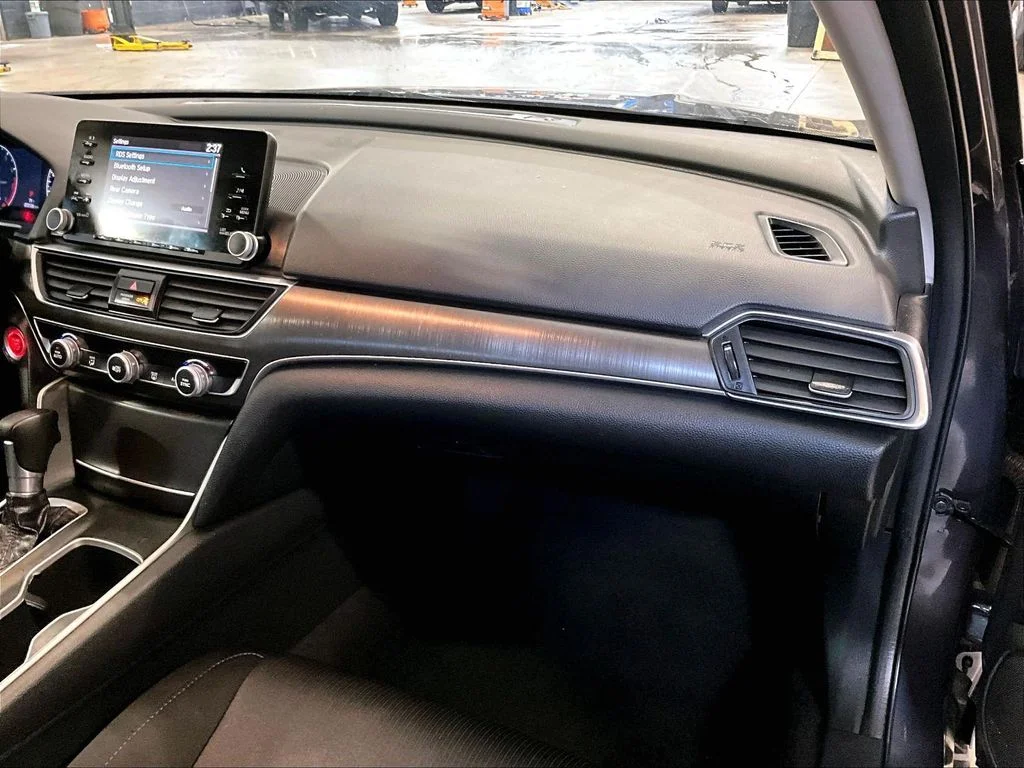 Used 2018 Gray Honda LX image 13