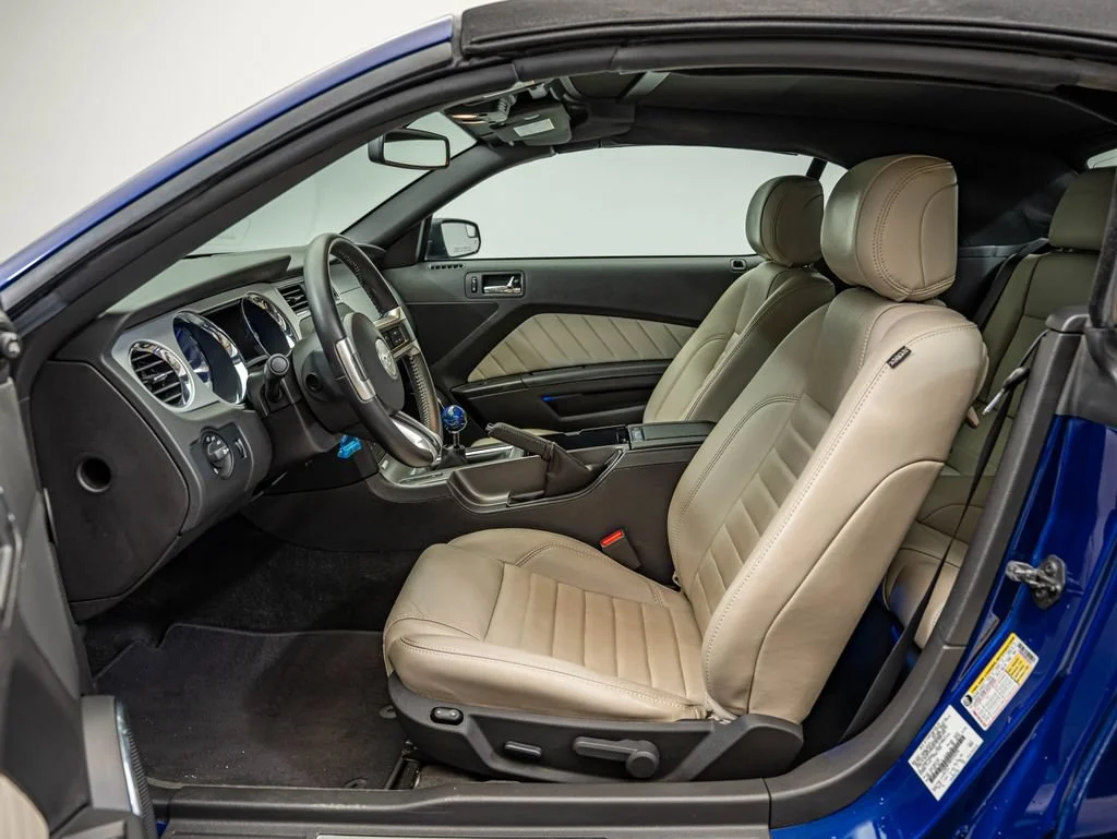 Used 2013 Blue Metallic Ford GT Premium image 41