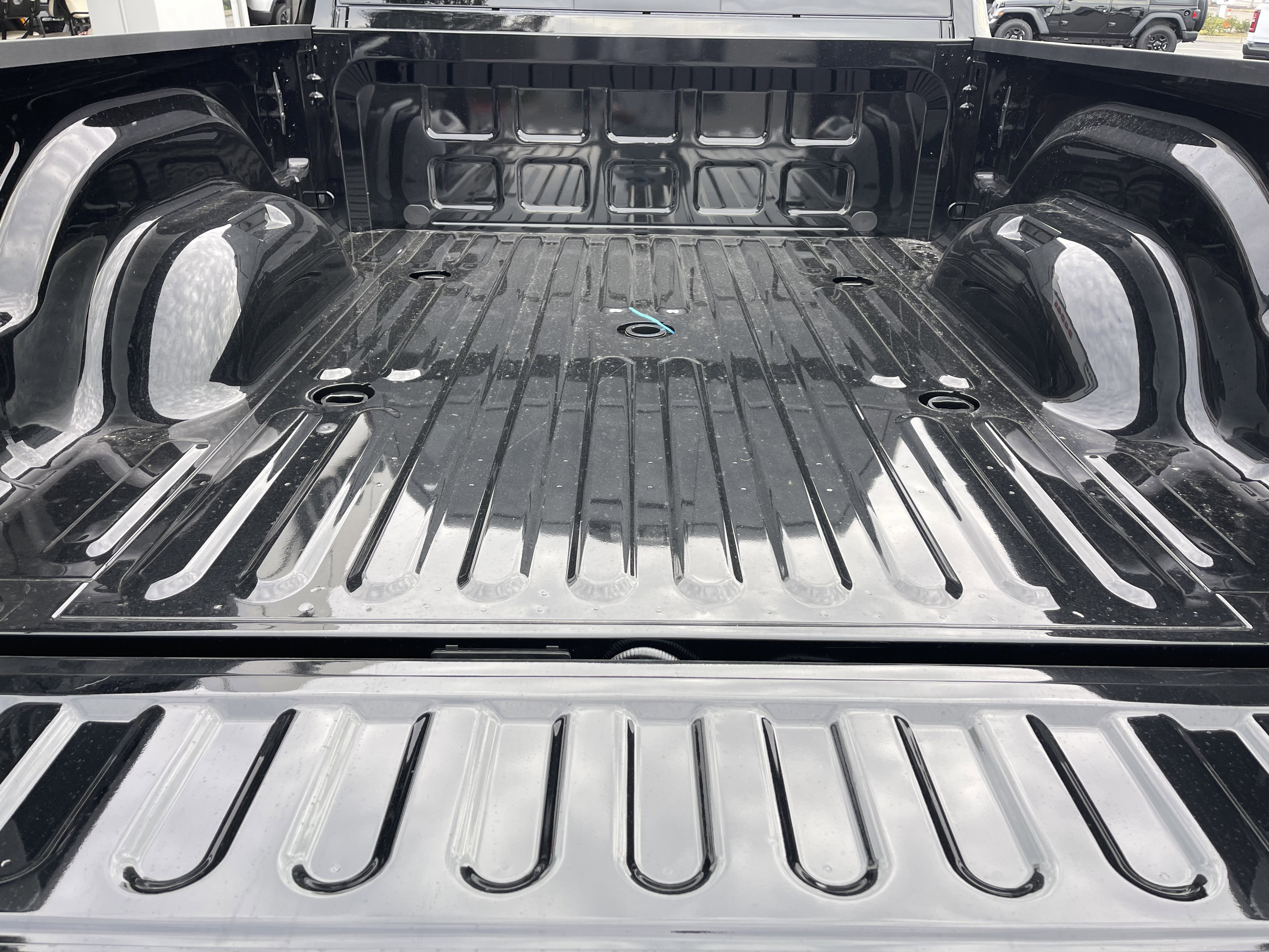 New 2026 Diamond Black Crystal Pearl-Coat Exterior Paint RAM Laramie image 9