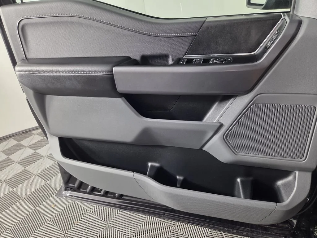 Used 2025 Black Metallic Ford XLT image 20