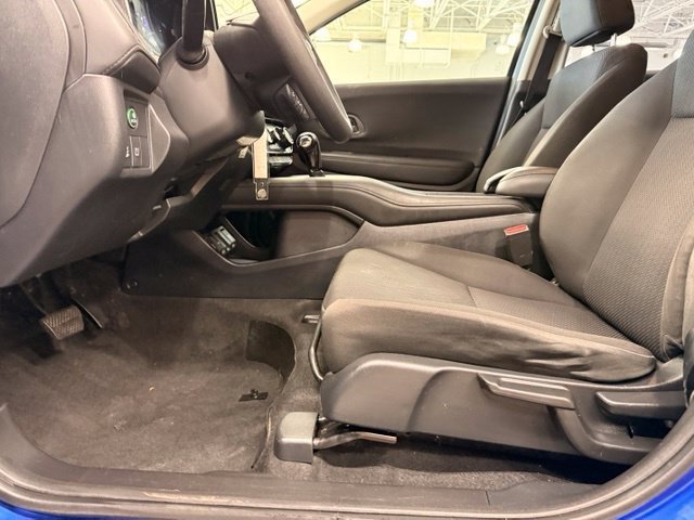 Used 2018  Honda LX image 6
