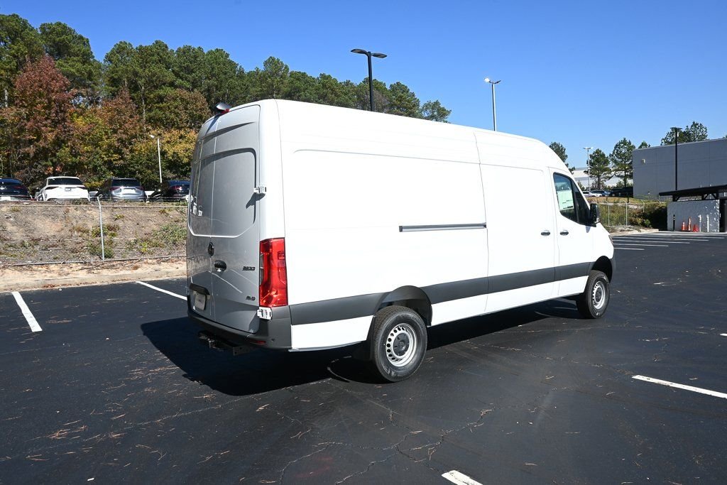 New 2026 Arctic White Mercedes-Benz Cargo 170 WB image 24