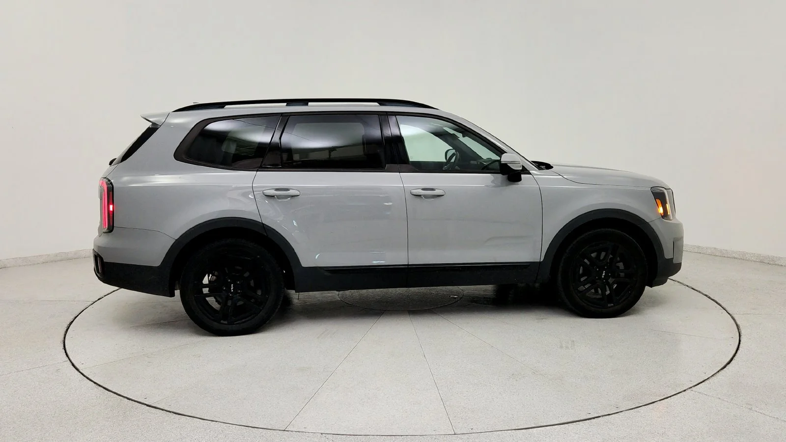 Used 2024 Gray Kia SX X-Line image 8
