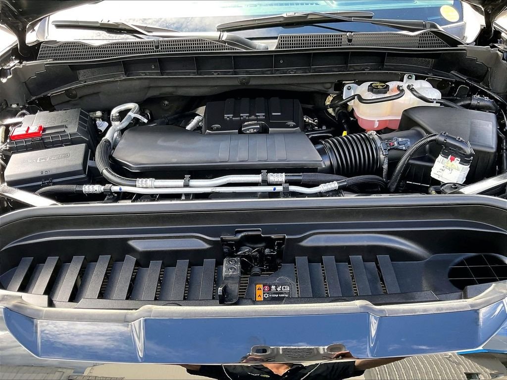 Used 2025 Black GMC Elevation image 28