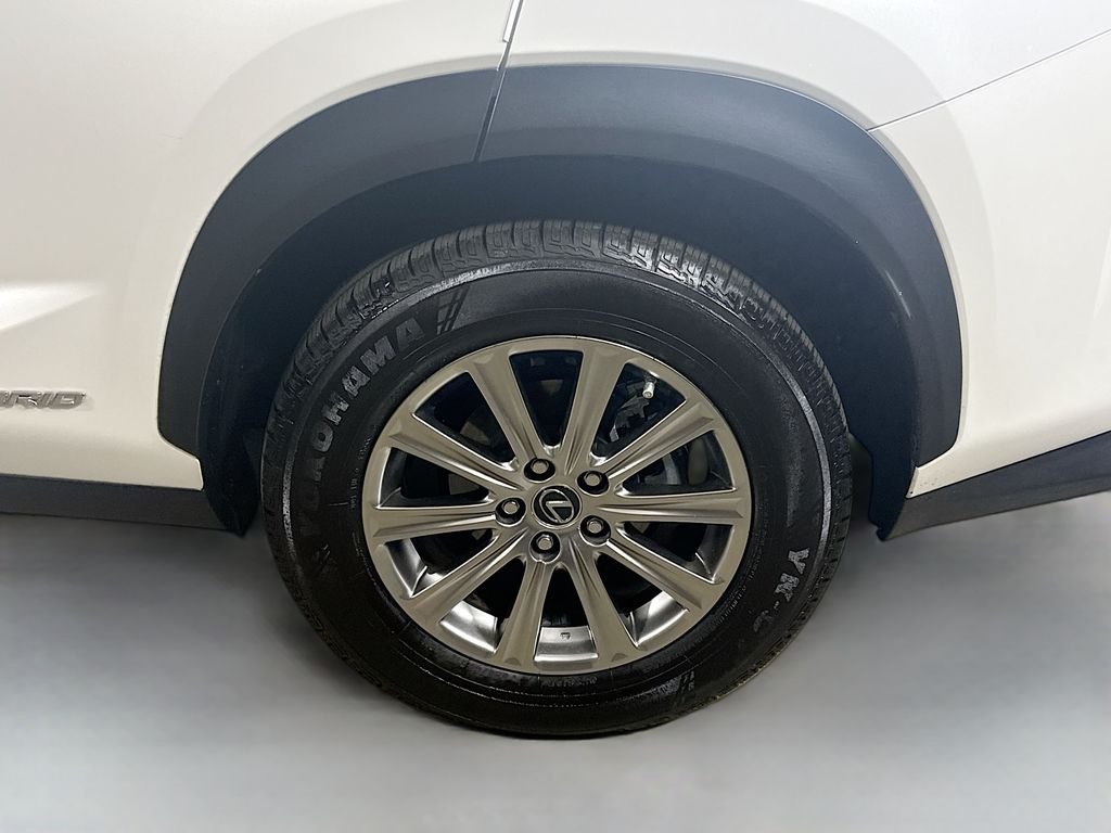 Used 2021 Eminent White Pearl Lexus Base image 9