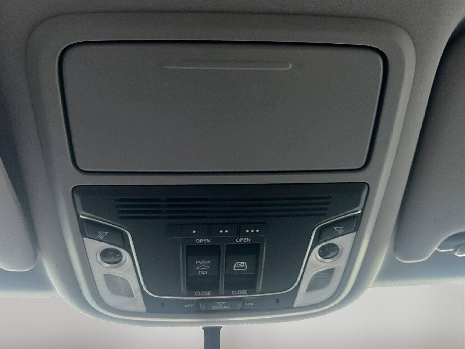 Used 2019 Forest Mist Metallic Honda RTL image 8