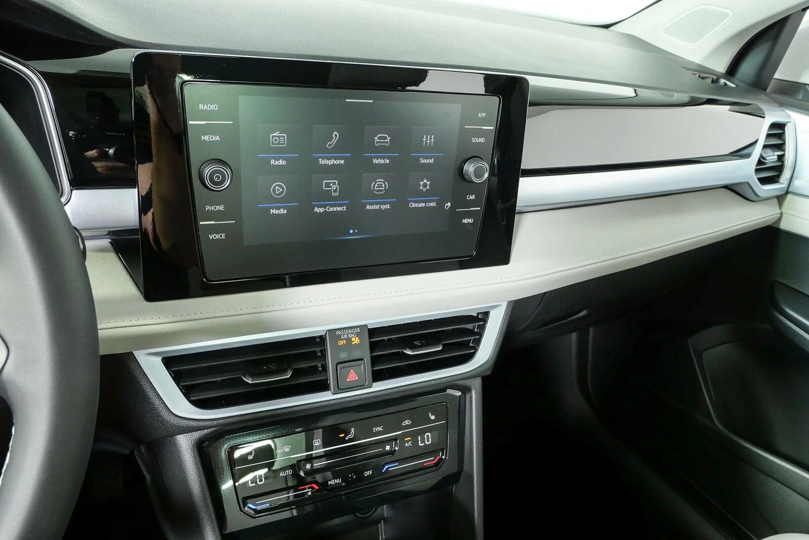 New 2026 Pure White Volkswagen SE image 12