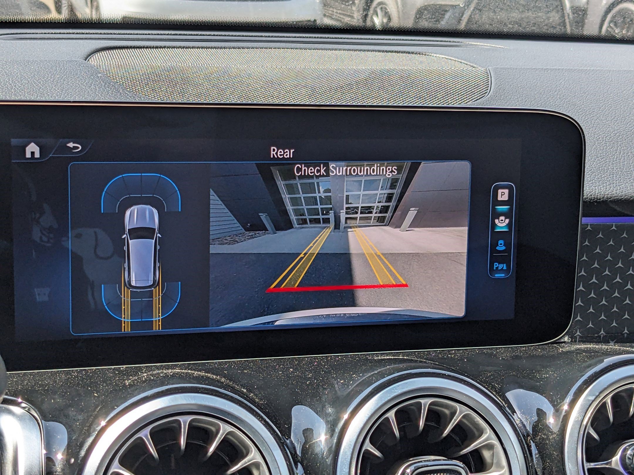 New 2025 Polar White Mercedes-Benz GLB 250 image 13