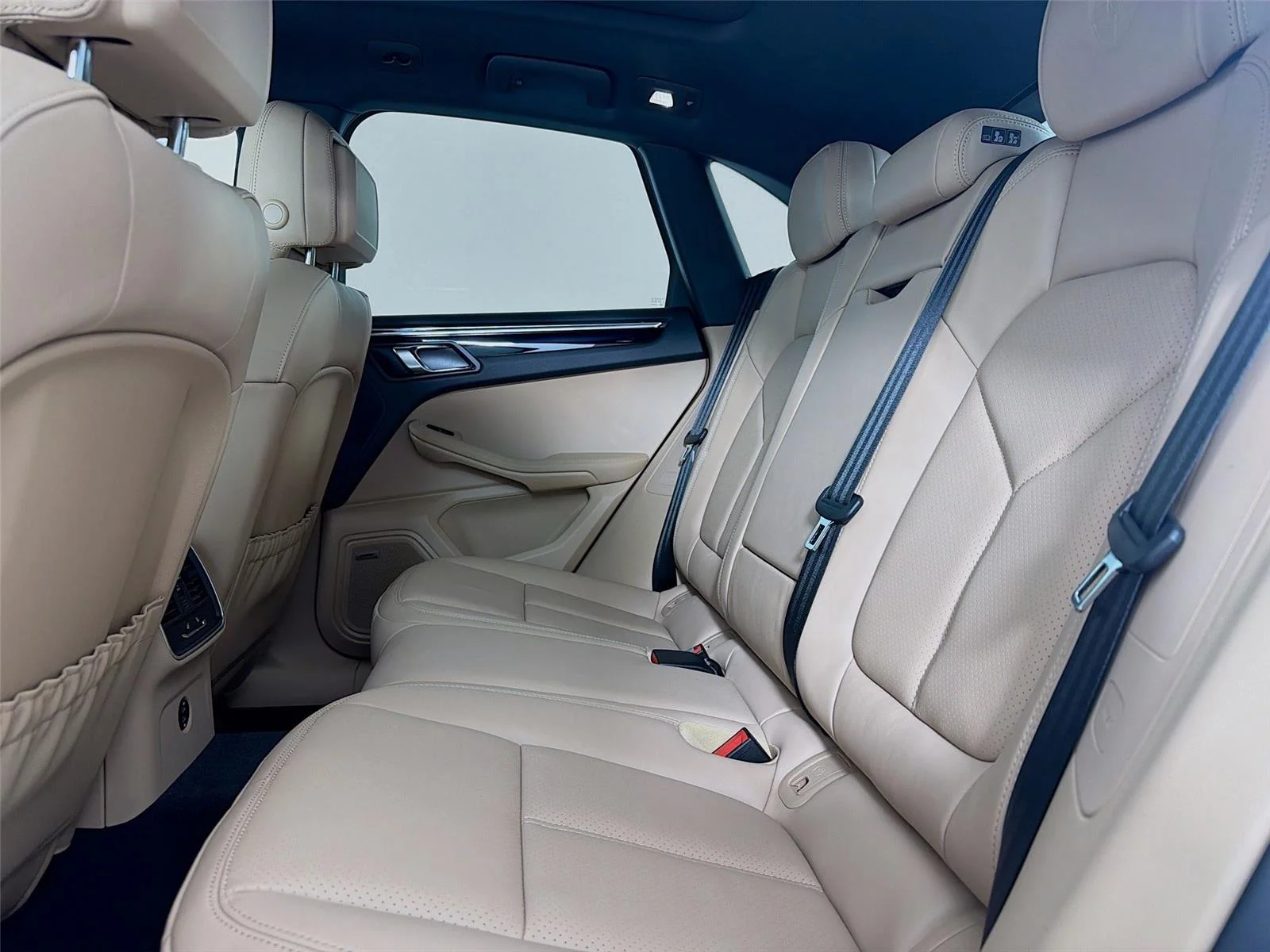 2026 Porsche Macan S - Photo 17