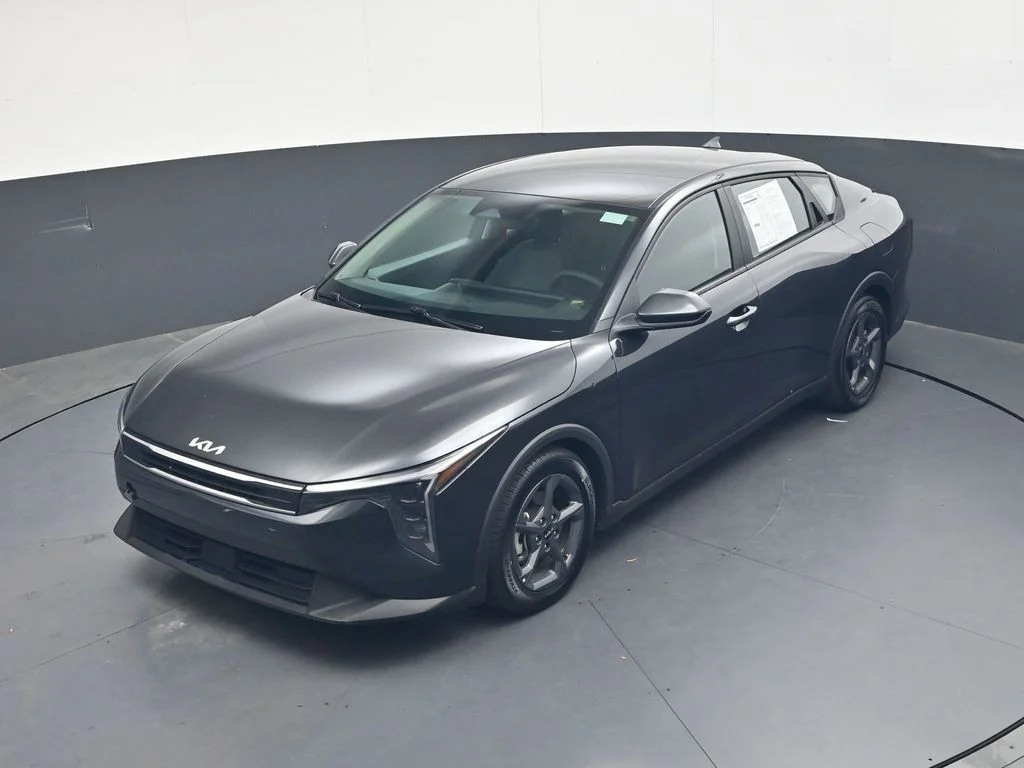 Used 2025 Gray Kia LXS image 31