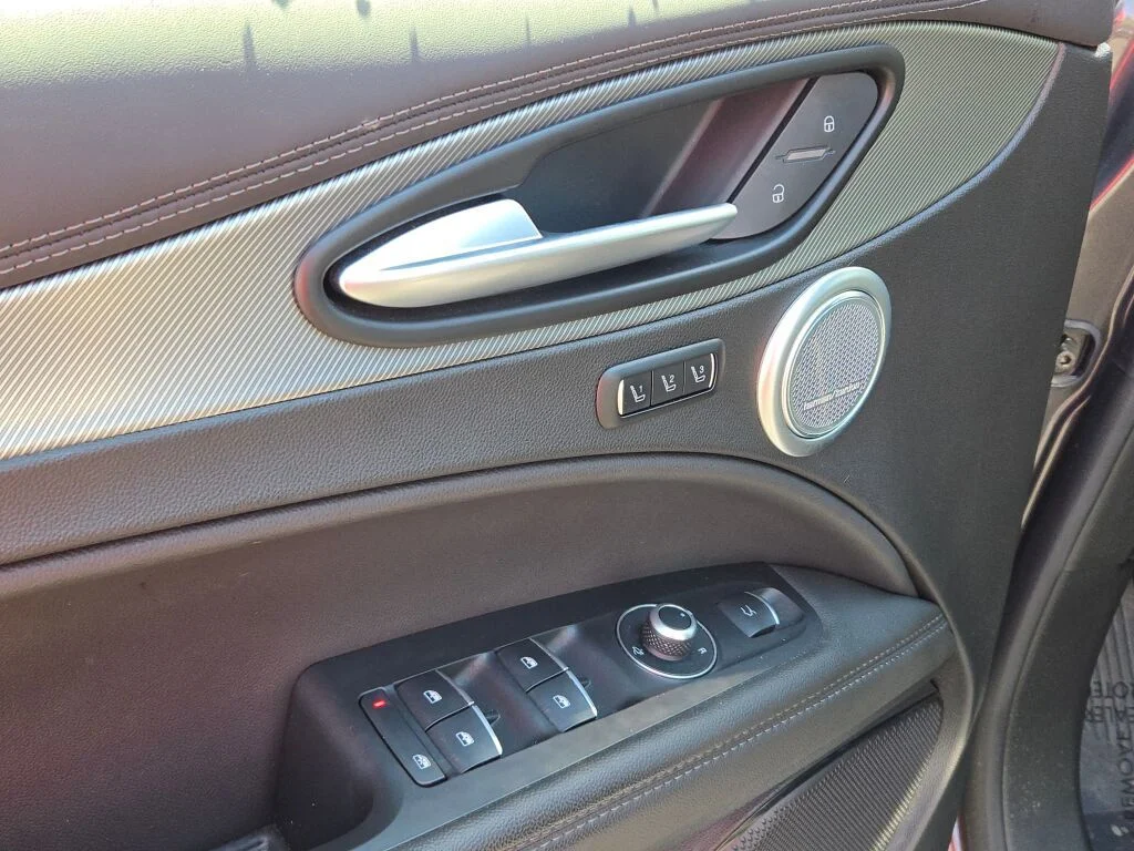 2024 Alfa Romeo Stelvio Veloce - Photo 22