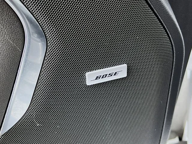 Used 2022 White Chevrolet LT image 33
