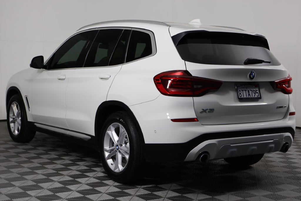 Used 2021 Alpine White BMW sDrive30i image 6