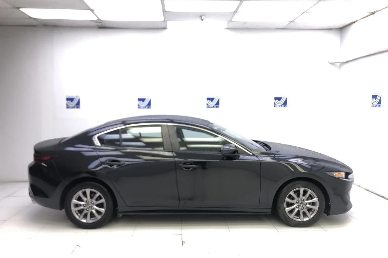 Used 2020 Jet Black Mazda  image 9