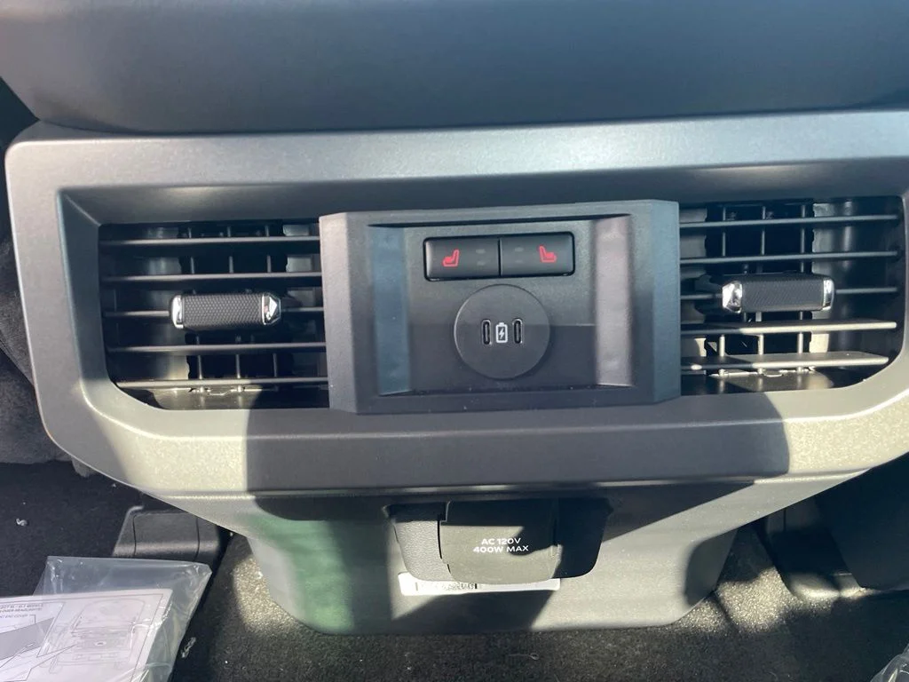 New 2026 CARBONIZED GRAY Ford Lariat image 36