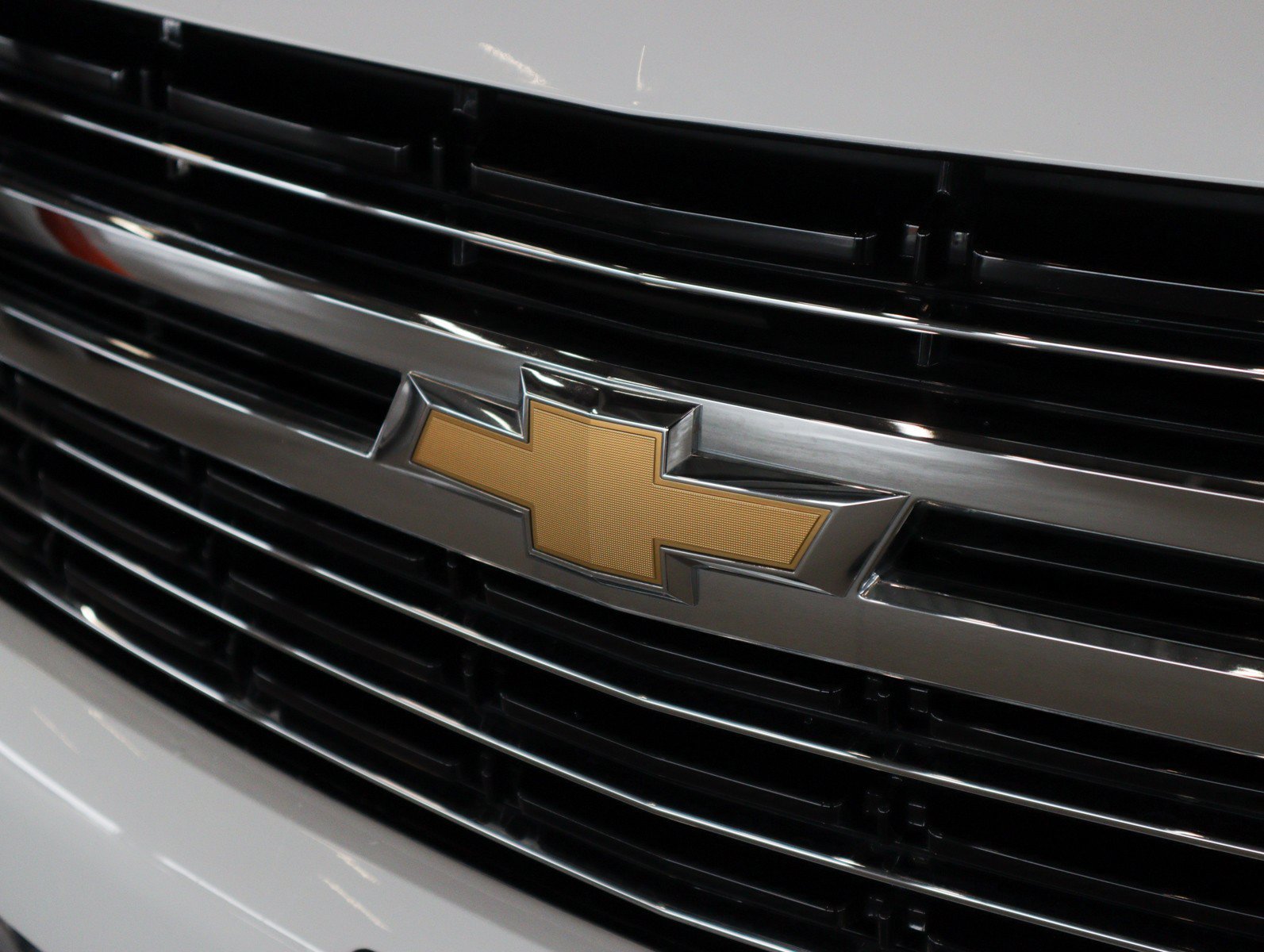 Used 2021 Summit White Chevrolet LT image 31
