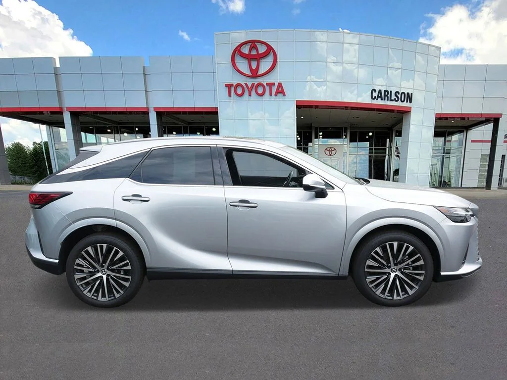 Used 2023 Silver Lexus 350h Premium Plus image 4