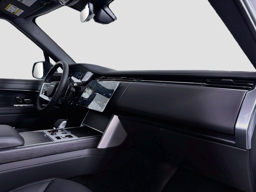 New 2027 Fuji White Land Rover SE image 31