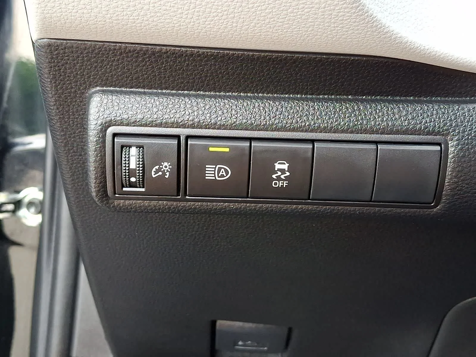 Used 2024 Midnight Black Metallic Toyota Hybrid SE image 31