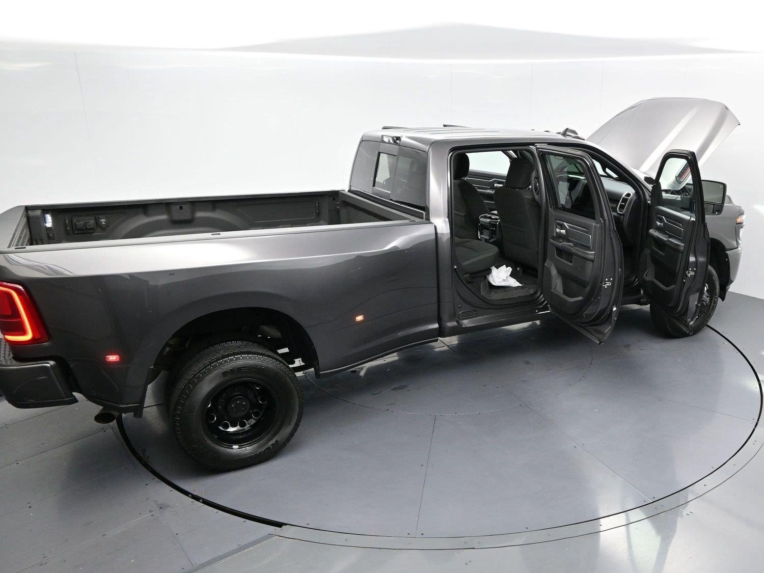 Used 2026 Granite Crystal Metallic Clearcoat Ram Big Horn image 37