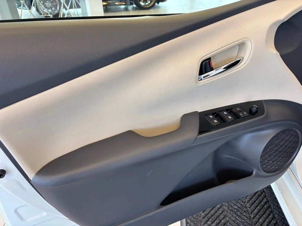 Used 2016 White Toyota Two image 13