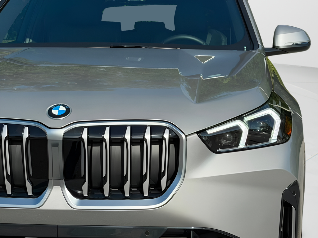 New 2026 Space Silver Metallic BMW xDrive28i image 26