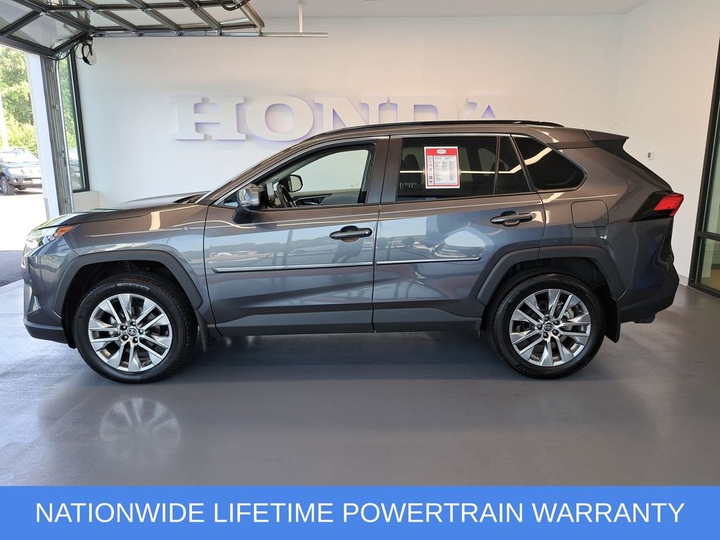 Used 2024 Gray Toyota XLE Premium image 3