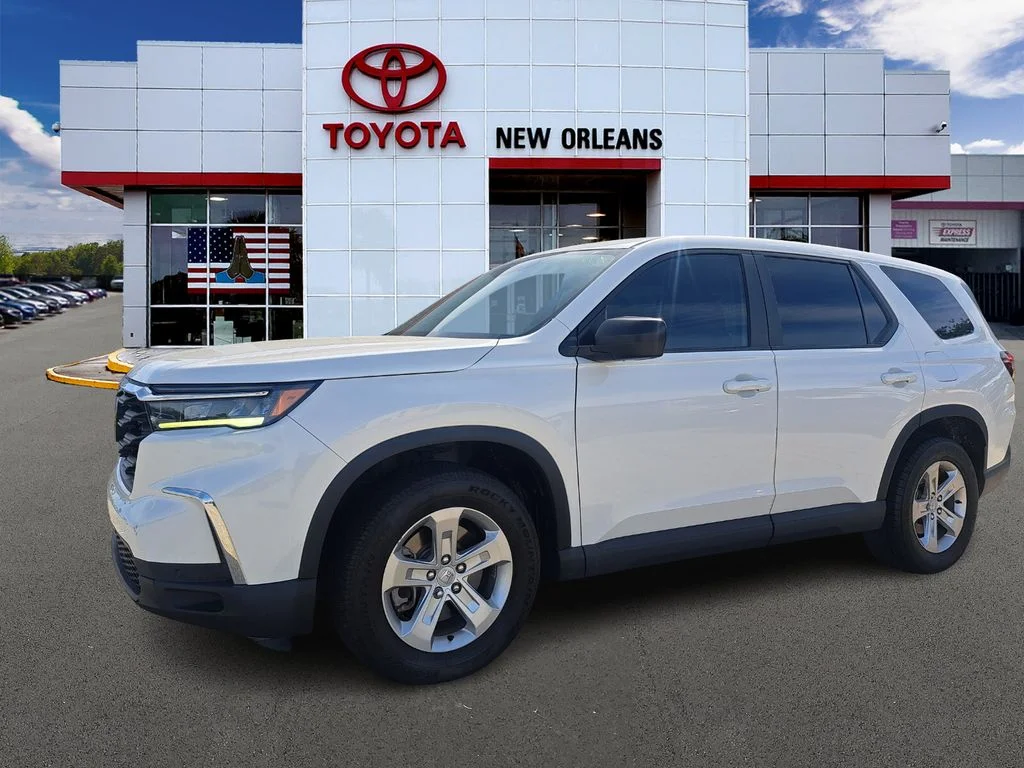 2023 Honda Pilot LX 2WD's photo