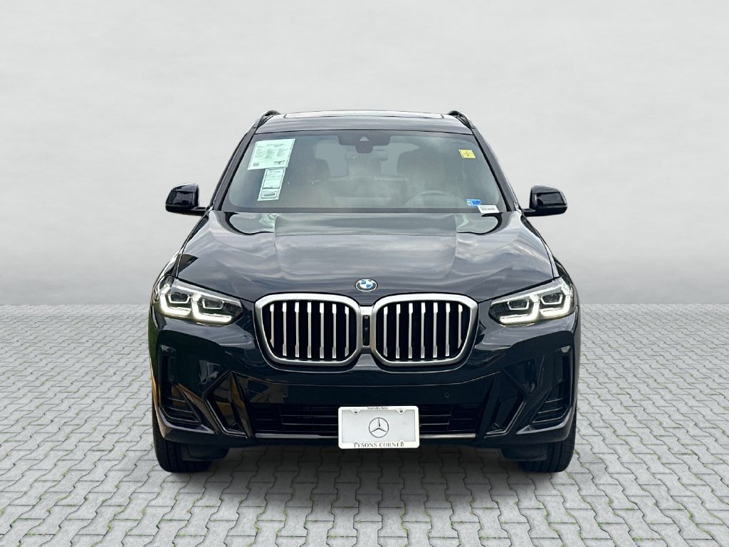 Used 2024 Carbon Black Metallic BMW xDrive30i image 2