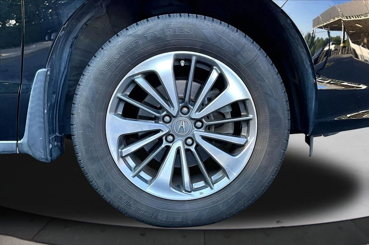 Used 2018  Acura Advance Package image 37