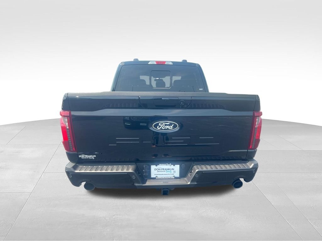 New 2026 Agate Black Metallic Ford XLT image 4