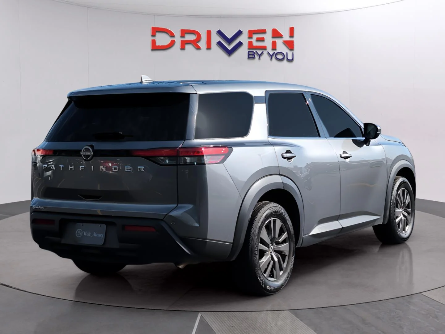 Used 2022 Gun Metallic Nissan S image 5