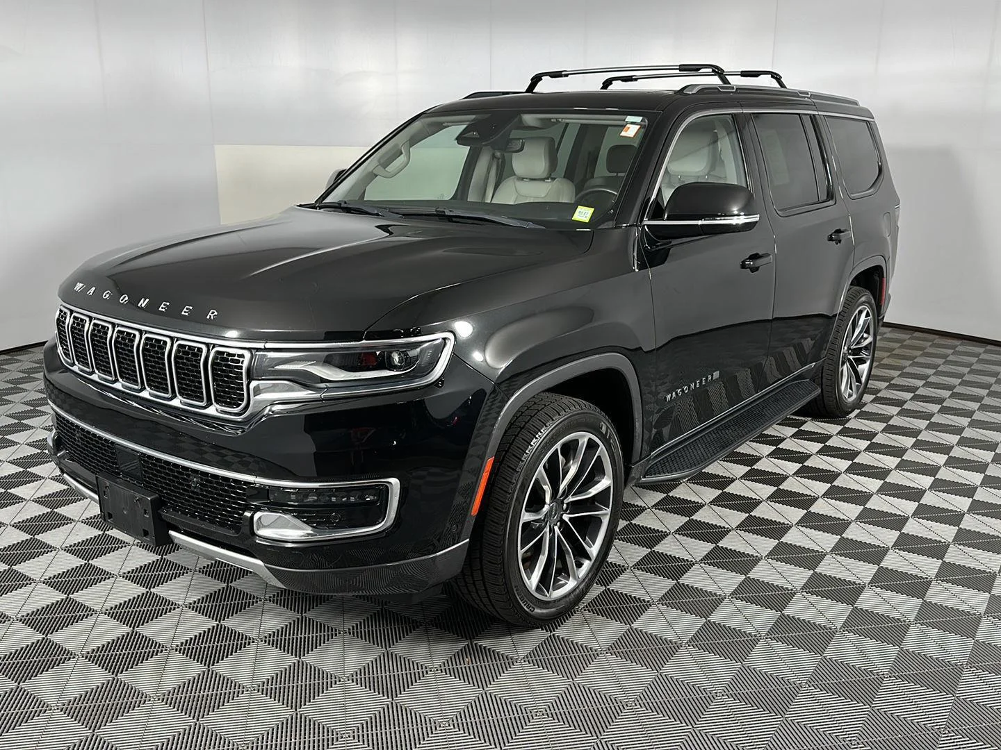 Used 2022 Diamond Black Crystal Pearlcoat Jeep Series II image 5