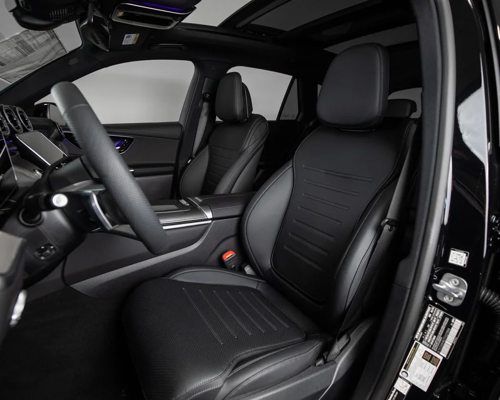 New 2026 Black Mercedes-Benz GLC 300 image 5