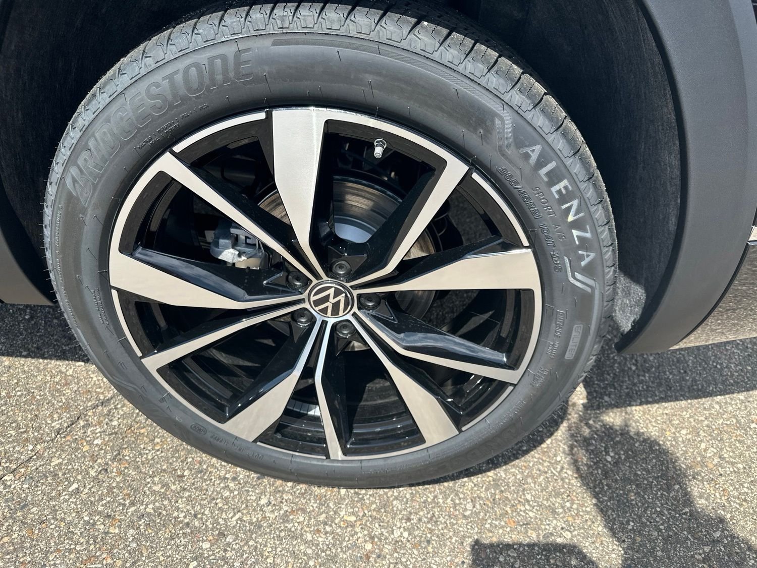New 2026 Black Volkswagen 2.0T SEL Premium R-Line image 9