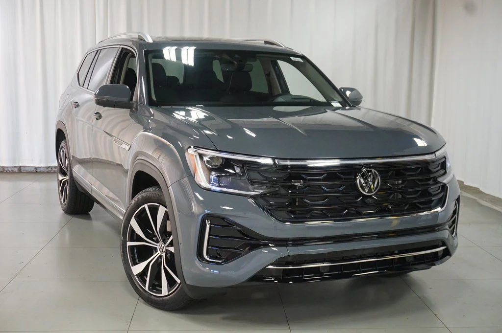 New 2026 Pure Gray Volkswagen 2.0T SEL Premium R-Line image 4