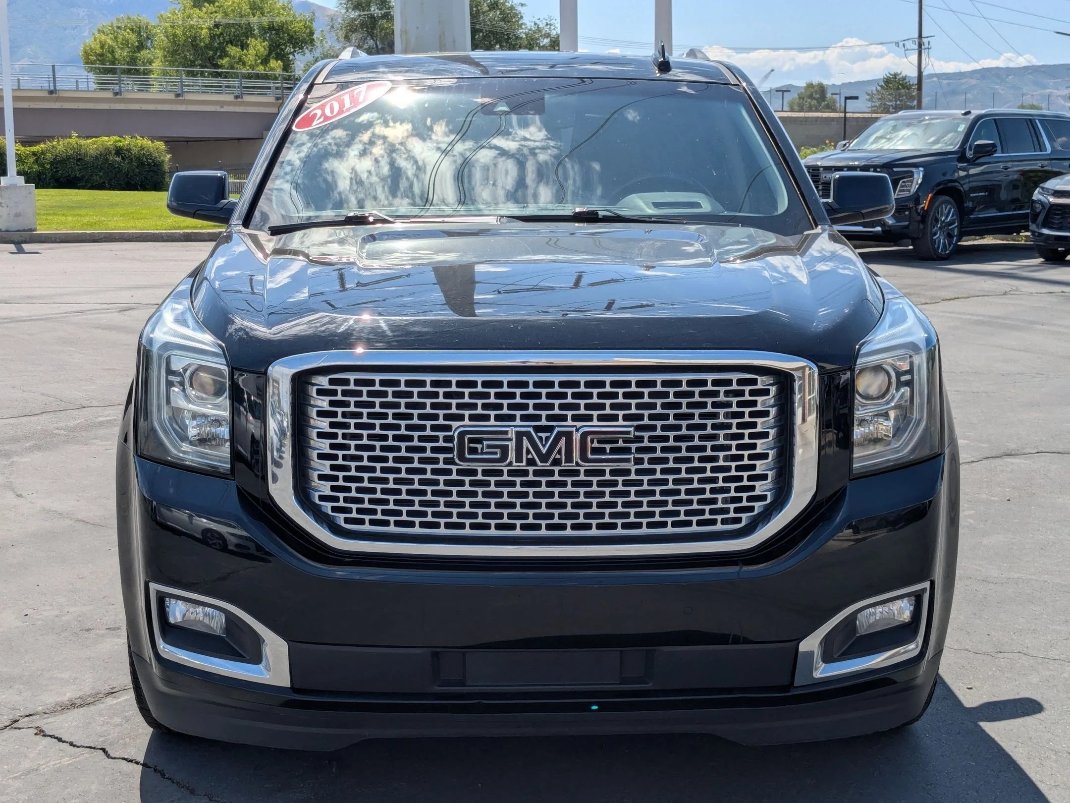 Used 2017 Onyx Black GMC Denali image 8