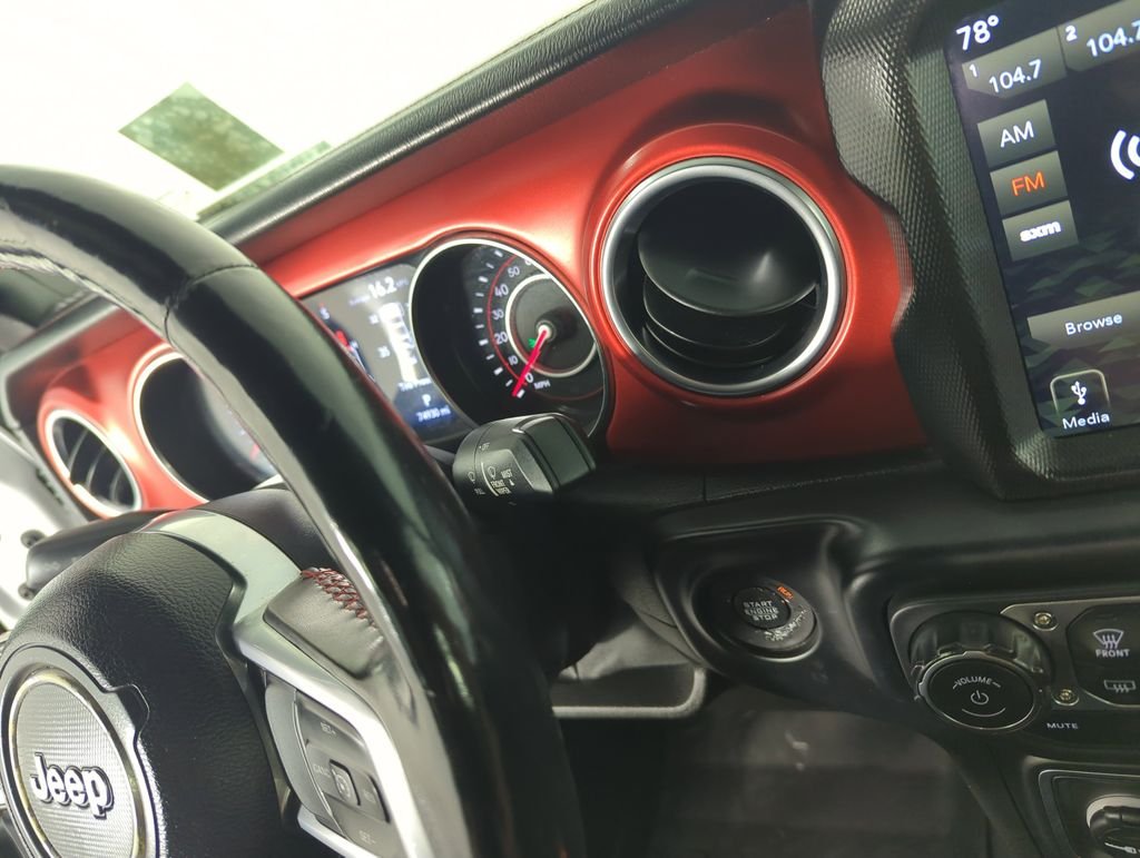 Used 2019 White Jeep Unlimited Rubicon image 23
