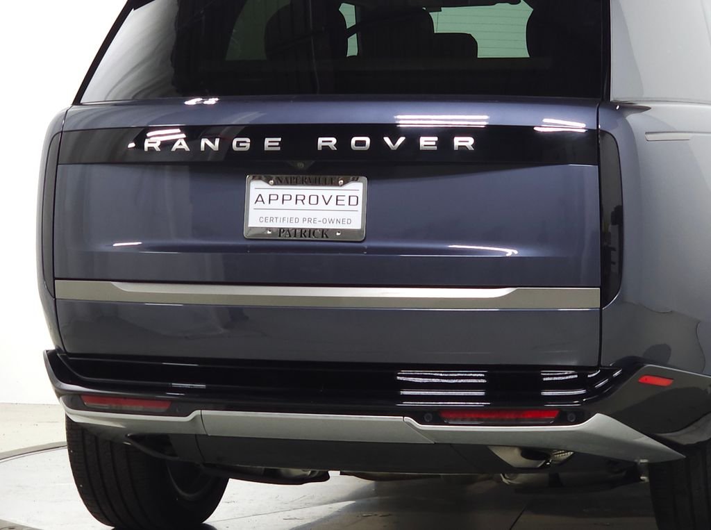 Certified Used 2025 Varesine Blue Metallic Land Rover SE image 8