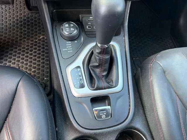 Used 2018 Black Jeep Trailhawk image 14