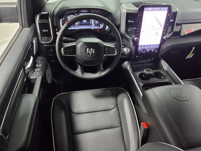 New 2026 Diamond Black Crystal Pearl-Coat Exterior Paint RAM Laramie image 5