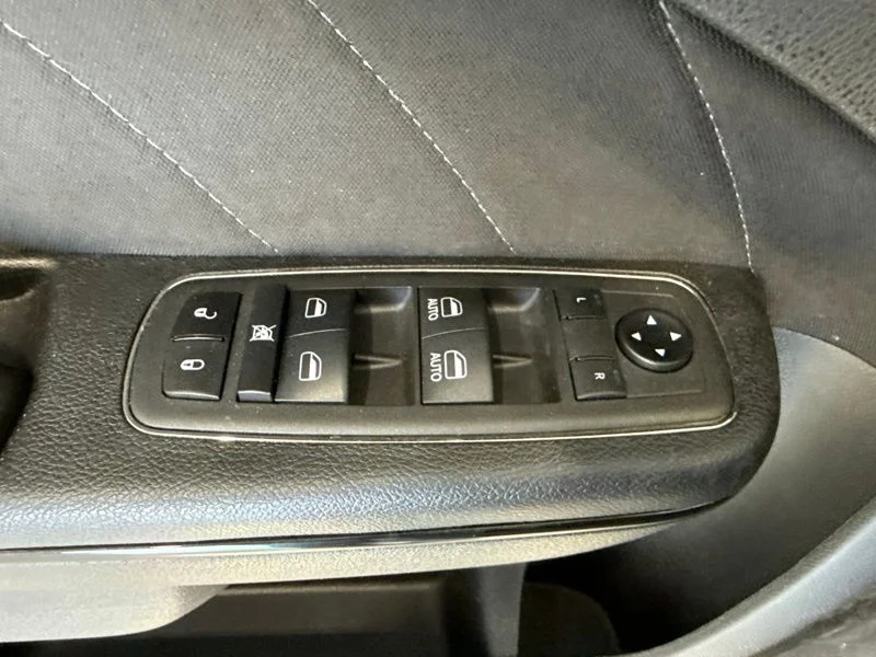 Used 2021 Black Dodge SXT image 19