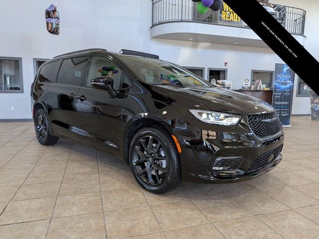 2026 Chrysler Pacifica Limited AWD's photo
