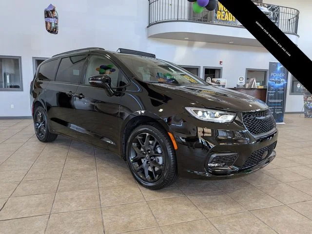2026 Chrysler Pacifica Limited AWD's photo