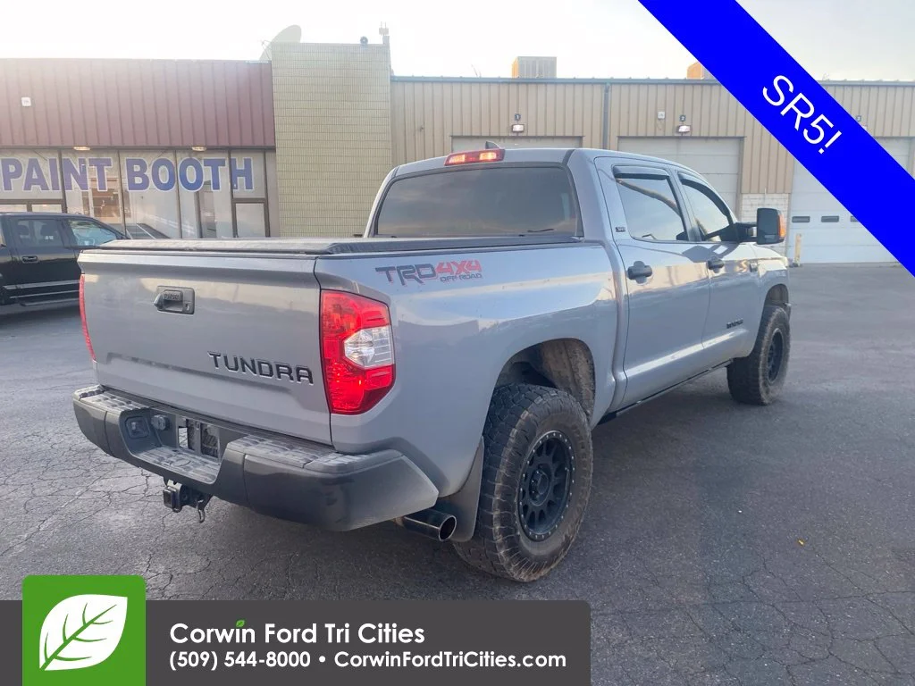 Used 2020 Cement Toyota SR5 image 5