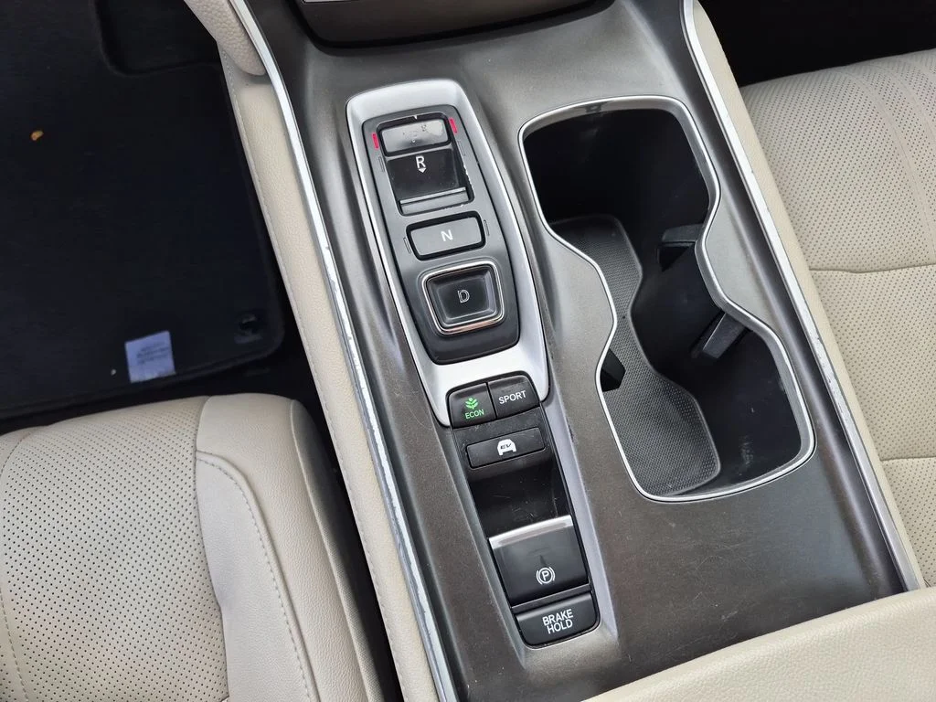 Used 2019  Honda Touring image 28
