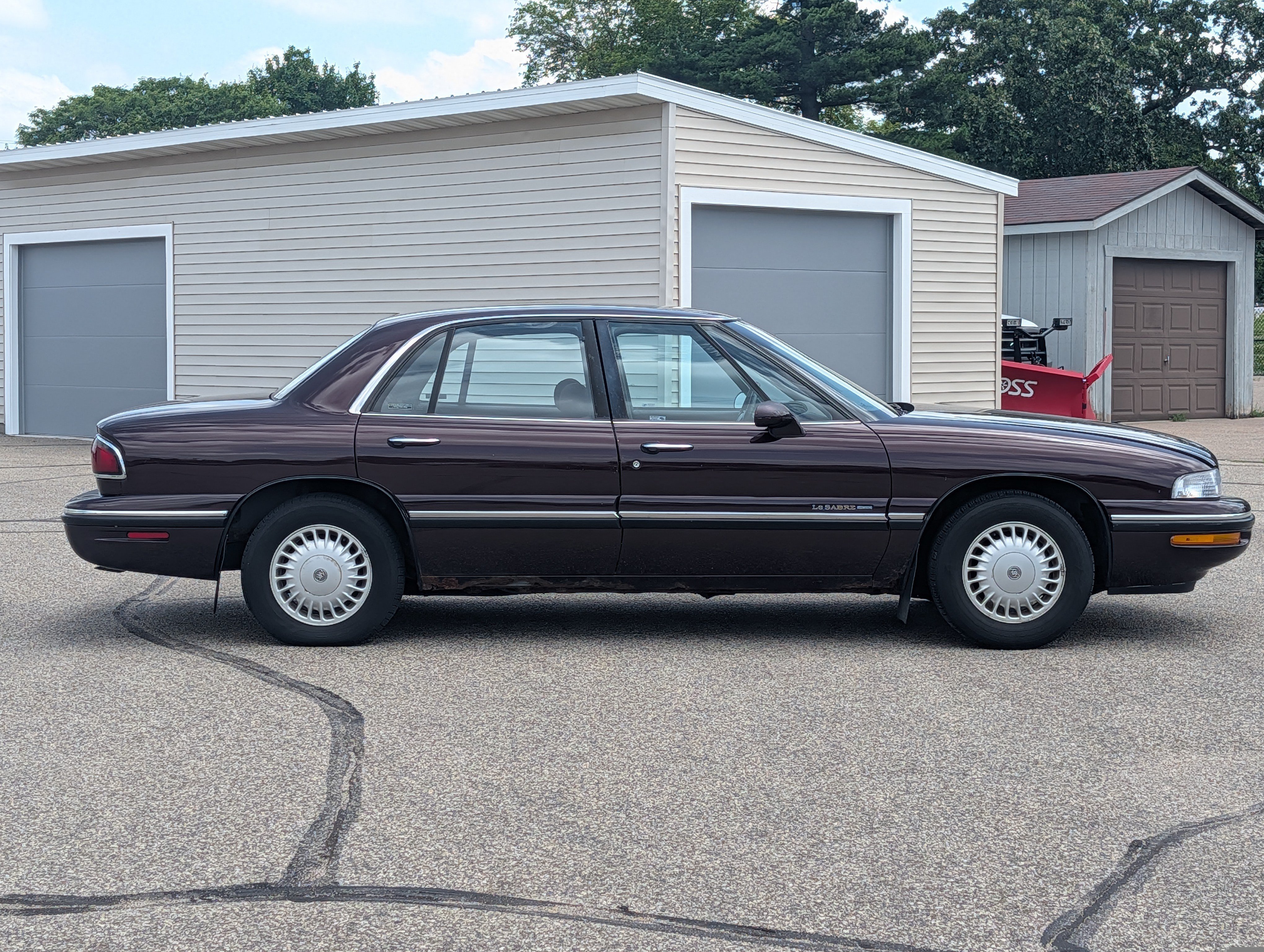 Used 1997 Brown Buick Custom image 6