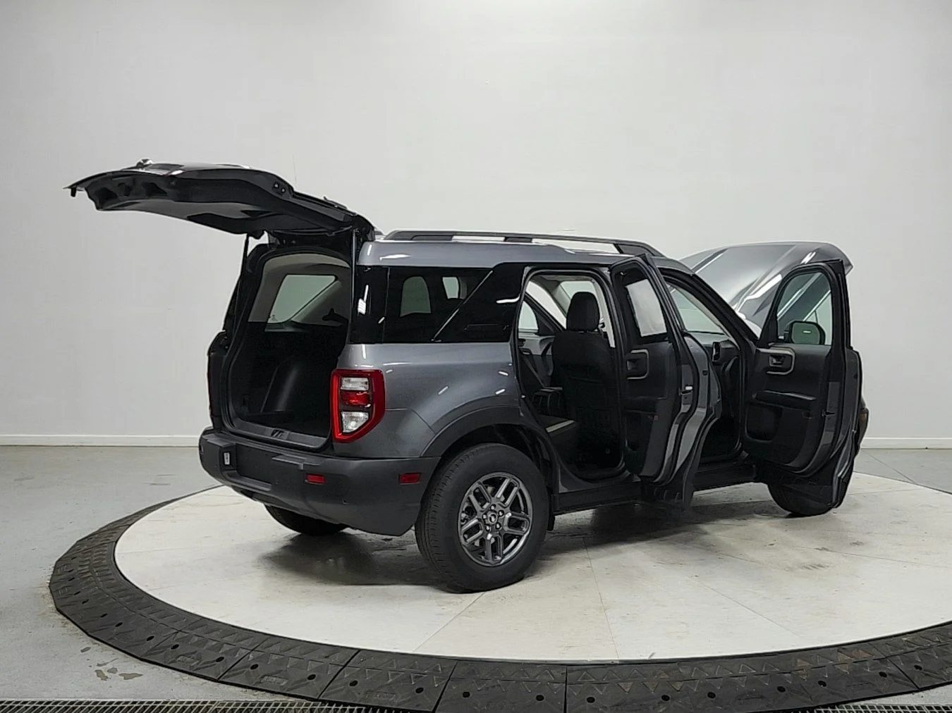 New 2026 Carbonized Gray Metallic Ford Big Bend® image 15